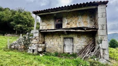 House on Avenida de Alisas, No. Information Not Available photo 2