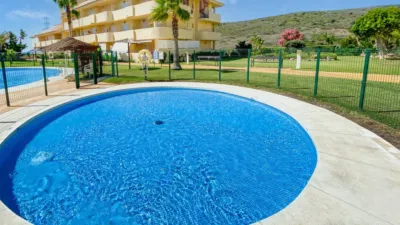 Penthouse in Urbanización El Hacho-La Duquesa Golf photo 4