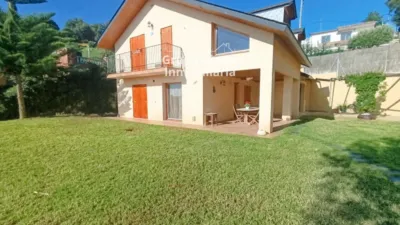 Chalet en alquiler en Sant Cebrià de Vallalta, Sant Cebrià de Vallalta de 1.750 €<span>/mes</span>