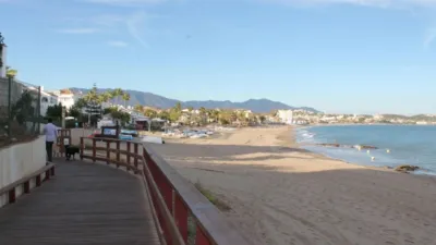 Apartamento en alquiler en Calaburras-El Chaparral, Calaburras-El Chaparral (Distrito Mijas Costa. Mijas) de 1.300 €<span>/mes</span>