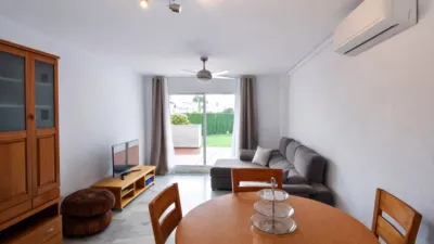 Apartamento en alquiler en Calaburras-El Chaparral, Calaburras-El Chaparral (Distrito Mijas Costa. Mijas) de 1.300 €<span>/mes</span>