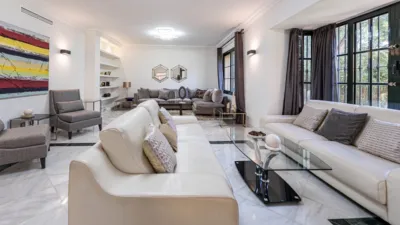 Villa in Altos de Estepona photo 10