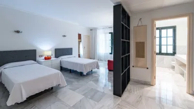 Villa in Altos de Estepona photo 24