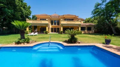 Villa in Altos de Estepona photo 2