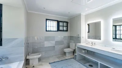 Villa in Altos de Estepona photo 33