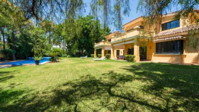 Villa in Altos de Estepona photo 42