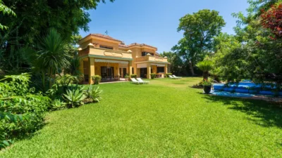 Villa in Altos de Estepona photo 44