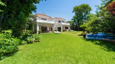 Villa in Altos de Estepona photo 45