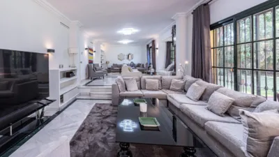 Villa in Altos de Estepona photo 9