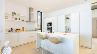 Chalet on Josefina de La Torre Street photo 10