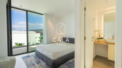 Chalet on Josefina de La Torre Street photo 14