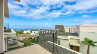 Chalet on Josefina de La Torre Street photo 18