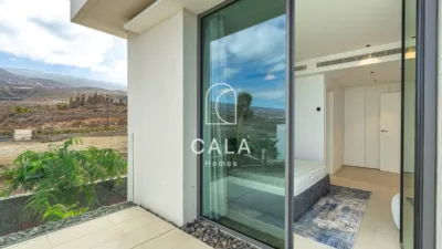 Chalet on Josefina de La Torre Street photo 19