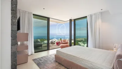 Chalet on Josefina de La Torre Street photo 26