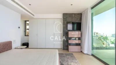Chalet on Josefina de La Torre Street photo 29