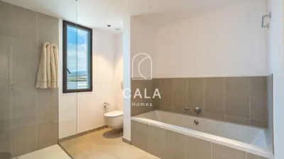 Chalet on Josefina de La Torre Street photo 43