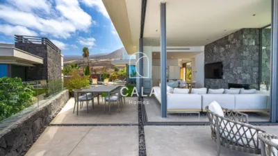 Chalet on Josefina de La Torre Street photo 51