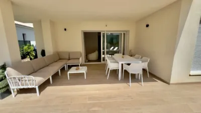 Apartment on street photo 18