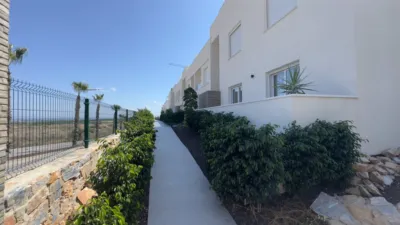 Apartment on street photo 20