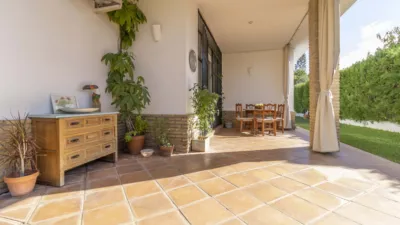 Chalet for sale in Carmona photo 3