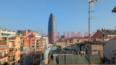 Apartment on Carrer de la Independència photo 2