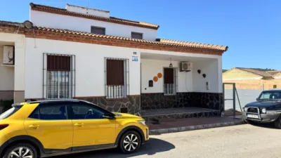 Terraced house in Humilladero photo 2
