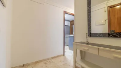 Apartment in Zona Esperanza de Triana photo 2