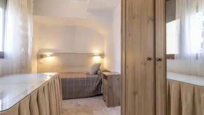Apartment in Zona Esperanza de Triana photo 30