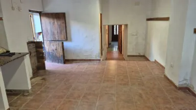 Casa en venta en Avenida Goya, cerca de Calle Ballestería, Sarrión de 169.000 €