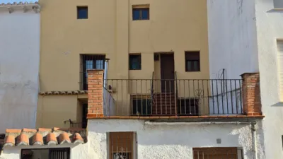 Casa en venta en Avenida Goya, cerca de Calle Ballestería, Sarrión de 169.000 €