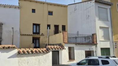 Casa en venta en Avenida Goya, cerca de Calle Ballestería, Sarrión de 169.000 €