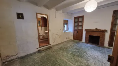 Casa en venta en Avenida Goya, cerca de Calle Ballestería, Sarrión de 169.000 €