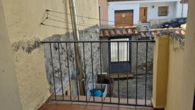 Casa en venta en Avenida Goya, cerca de Calle Ballestería, Sarrión de 169.000 €