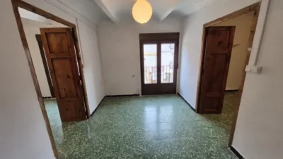 Casa en venta en Avenida Goya, cerca de Calle Ballestería, Sarrión de 169.000 €