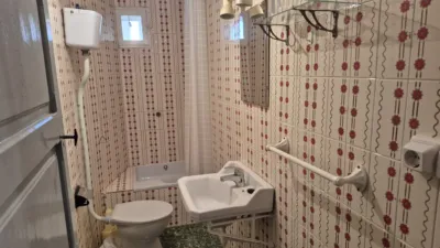 Casa en venta en Avenida Goya, cerca de Calle Ballestería, Sarrión de 169.000 €