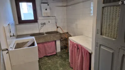 Casa en venta en Avenida Goya, cerca de Calle Ballestería, Sarrión de 169.000 €