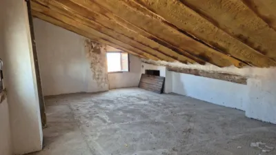 Casa en venta en Avenida Goya, cerca de Calle Ballestería, Sarrión de 169.000 €