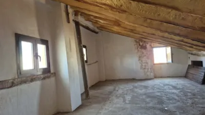 Casa en venta en Avenida Goya, cerca de Calle Ballestería, Sarrión de 169.000 €