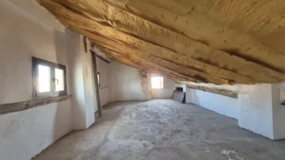 Casa en venta en Avenida Goya, cerca de Calle Ballestería, Sarrión de 169.000 €