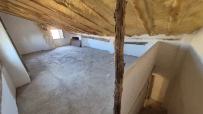 Casa en venta en Avenida Goya, cerca de Calle Ballestería, Sarrión de 169.000 €