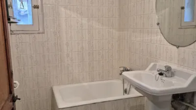 Casa en venta en Avenida Goya, cerca de Calle Ballestería, Sarrión de 169.000 €