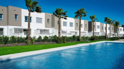 Casa en venta en Playa Bahía Dorada, Playa Bahía Dorada (Estepona) de 368.000 €