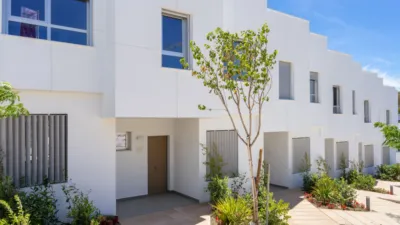 Casa en venta en Playa Bahía Dorada, Playa Bahía Dorada (Estepona) de 368.000 €