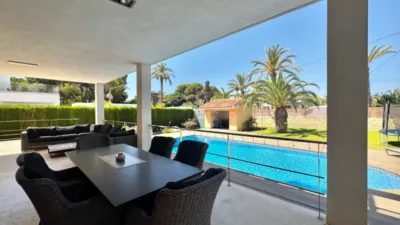 Detached villa in Cabo Roig photo 3