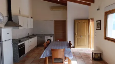 Chalet en alquiler en Elche, Carrús Este-Camí dels Magros (Distrito Núcleo Urbano. Elx - Elche) de 950 €<span>/mes</span>