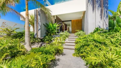 Villa on Calle Josefina de La Torre photo 2