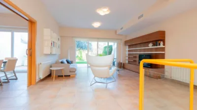 Chalet en alquiler en Calle Rosinyol, Torre en Conill-Cumbres San Antonio (Bétera) de 3.500 €<span>/mes</span>