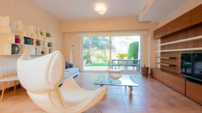 Chalet en alquiler en Calle Rosinyol, Torre en Conill-Cumbres San Antonio (Bétera) de 3.500 €<span>/mes</span>