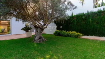 Chalet en alquiler en Calle Rosinyol, Torre en Conill-Cumbres San Antonio (Bétera) de 3.500 €<span>/mes</span>