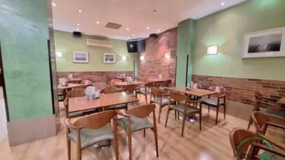 Local comercial en venta en Calle de Echegaray - Więcej